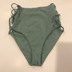 High waisted bottoms!